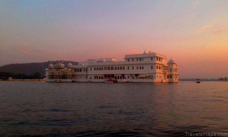 taj lake palace hotel udaipur india 4
