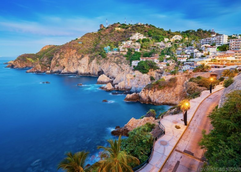 the best acapulco travel guide for tourists locals