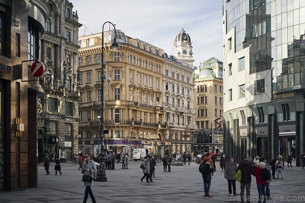 the most beautiful cities monuments and attractions for christmas 2