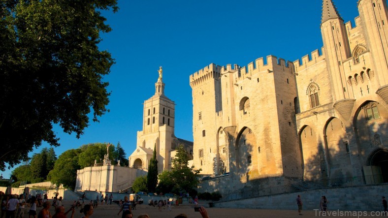 where to stay in avignon a travel guide 6