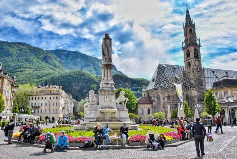 bolzano travel guide for tourists maps of main places 11